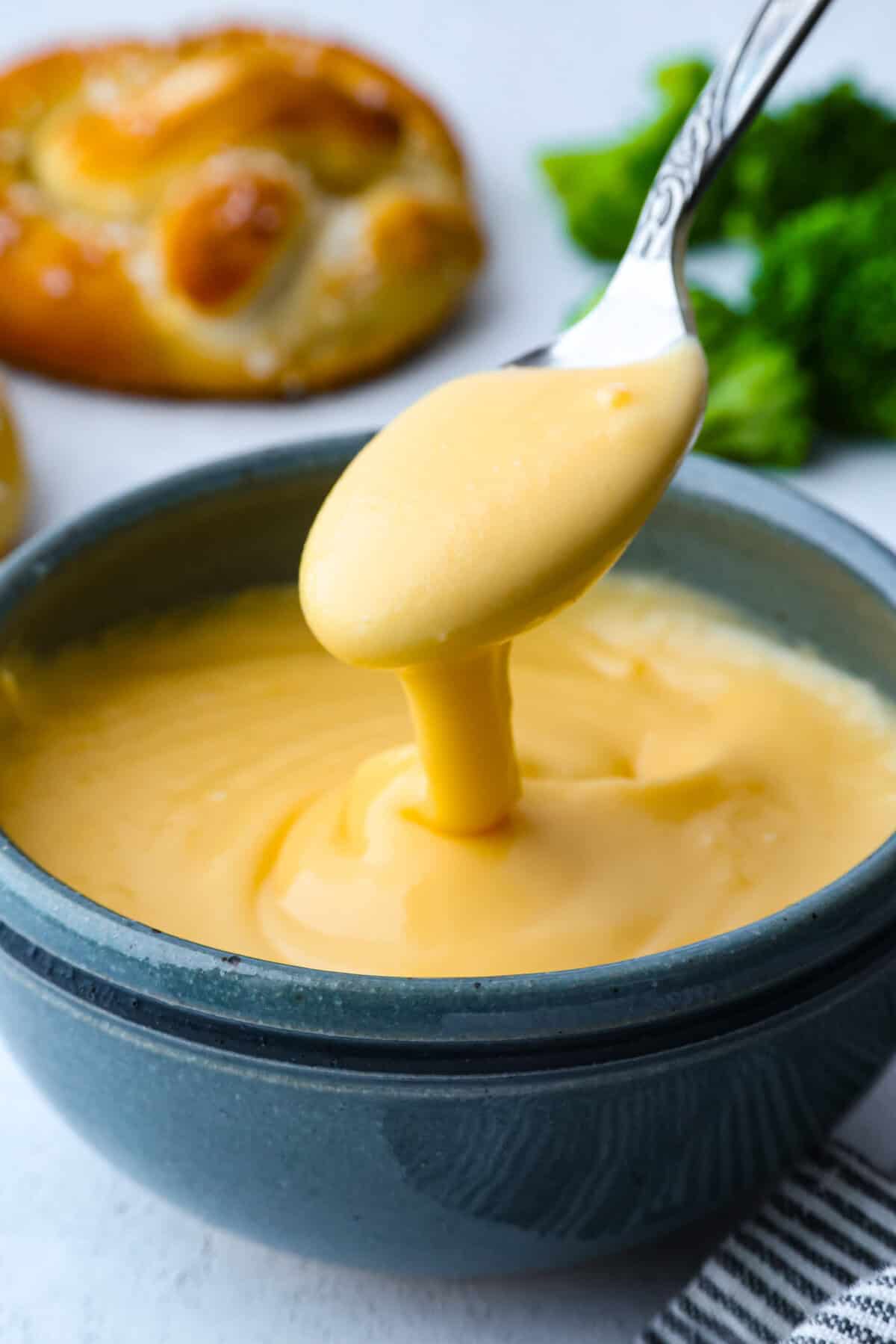 Easy Homemade Cheese Sauce: Creamy Perfection in 10 Minutes